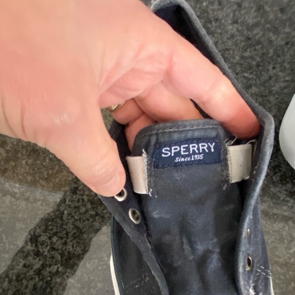 Sperry Navy and White casual sneakers - size 7 - Picture 3 of 8